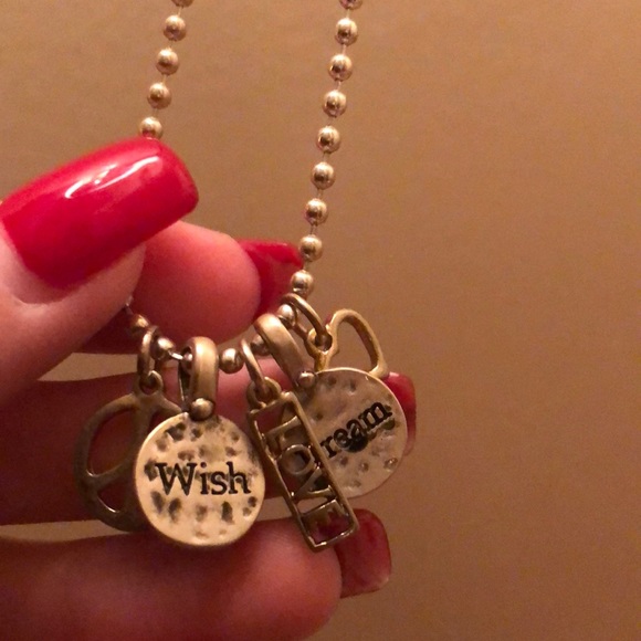 Aeropostale cute necklace - Picture 2 of 5